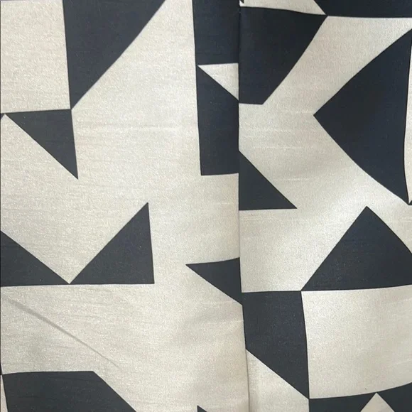 Zapelle Geometric Black and White Midi Dress - Picture 4 of 9